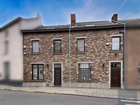 maison 2 façades avec jardin à rafraichir