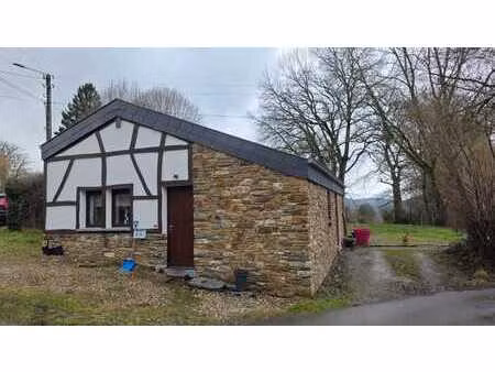 petite maison cosy avec beau jardin et annexe