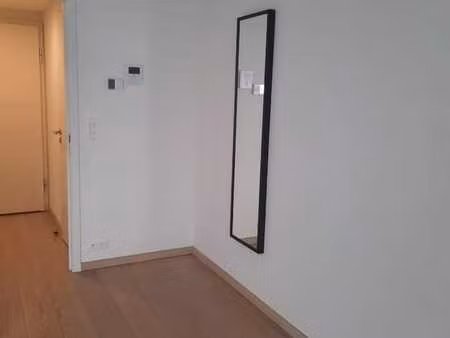 bel appartement situé près du parc du cinquantenaire