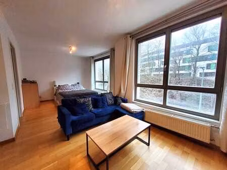 à proximité immédiate de delta & hankar – studio non meub...