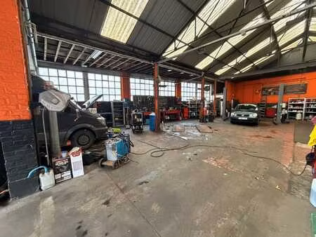 garage/entrepot a la louviere - surface totale de +/- 250m²