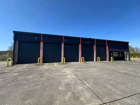 ? à louer – box entrepôt / garage – jambes (namur)