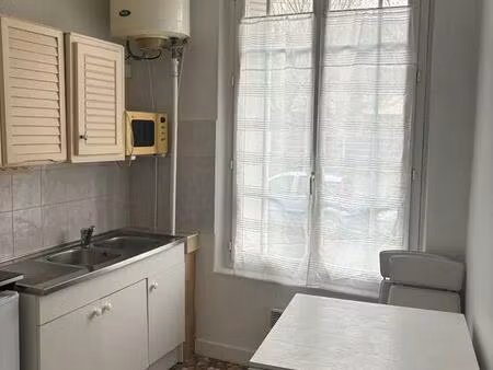 location appartement 1 pièce 22 m² à arcueil (94110)