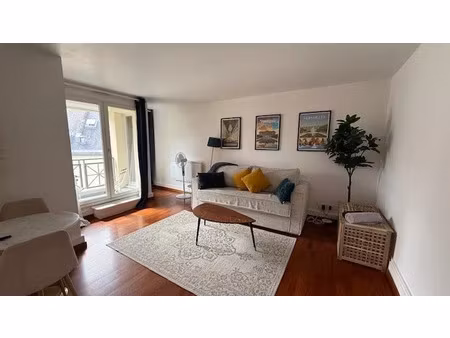 location appartement 2 pièces 41.75 m² à versailles (78000)  2 075 €
