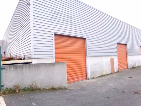 location locaux professionnels 106 m² à beziers (34500)  930 €