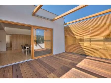 superbe 4 piéces dernier étage avec terrasse exposé plein sud à 200 m de la plage de ammon