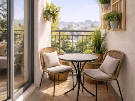 magnifique 2 pieces bien agence avec balcon