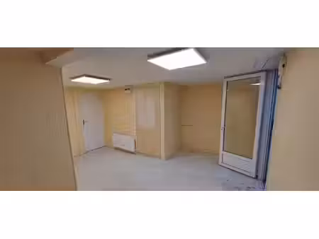local commercial - epernay - er.42595