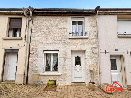 maison à les mazures avec trois chambres et cour