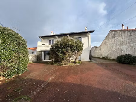 vente maison 8 pièces 177 m² saint-gilles-croix-de-vie (85800)