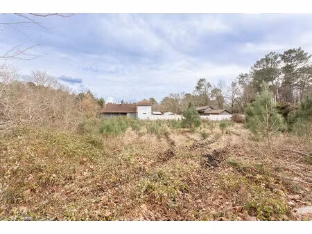 terrain à bâtir de 931 m2