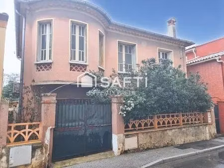 le pradet - immeuble 130m2 avec 2 appartements  garage  compteurs individuels  proche des 