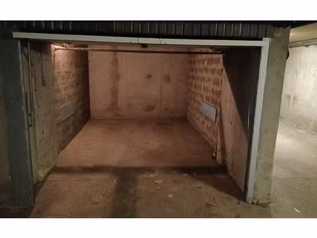 location stationnement  m² t- à lyon 6  155 €