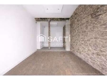 un local au charme unique à l'emplacement premium