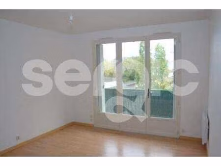 location appartement 2 pièces à angers saint-serge (49000) : à louer 2 pièces / 39m² anger