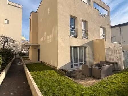 appartement 2 pièces de 48m² avec terrasse de 12m²