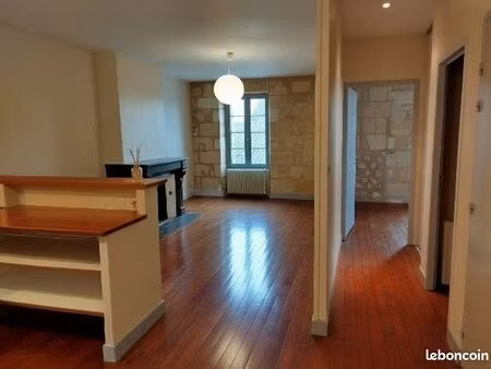 loue très beau t4 en duplex très agréable et très lumineux