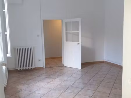 agréable studio   équipé très bien situé 30m2