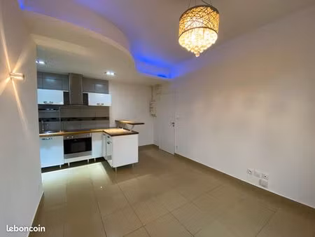 petit f2 non meublé à louer