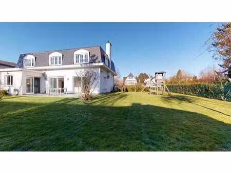 visite virtuelle luxueuse villa 5ch proche golf david lloyd