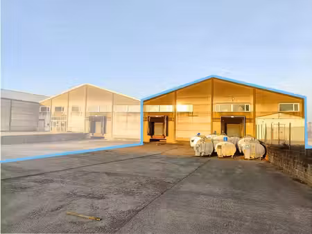 logistiek magazijn van 1.200 m² met kantoren en laadkade ...
