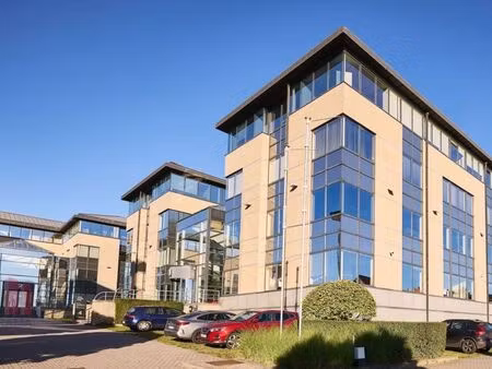 bien professionnel à louer à dilbeek € 4.094 (ll64x) - panorama b2b brussel kantoren | zim