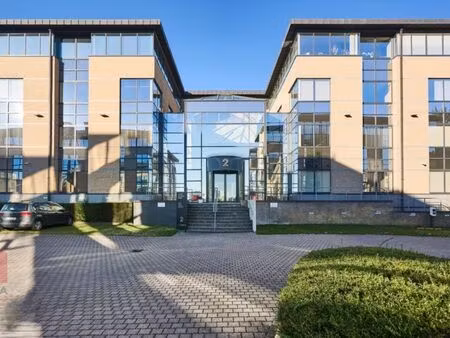 bien professionnel à louer à dilbeek € 4.430 (ll651) - panorama b2b brussel kantoren | zim