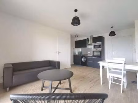 location appartement 2 pièces meublé à fougères (35300) : à louer 2 pièces meublé / 39m² f