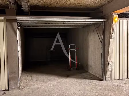 location parking à rungis (94150)  120 €