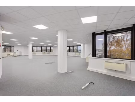 location locaux professionnels 176 m² à argenteuil (95100)  2 581 €