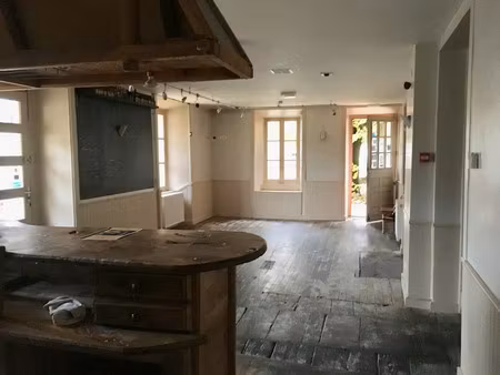 location locaux professionnels 350 m² à saint-junien (87200)  1 800 €