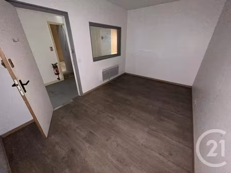 location locaux professionnels à orbec (14290)  805 €