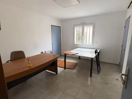 location locaux professionnels à lunel (34400)  350 €