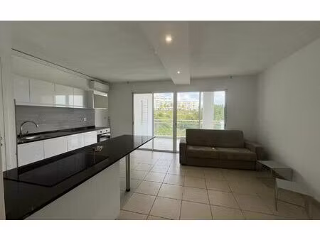 location appartement  46.02 m² t-2 à fort-de-france  951 €