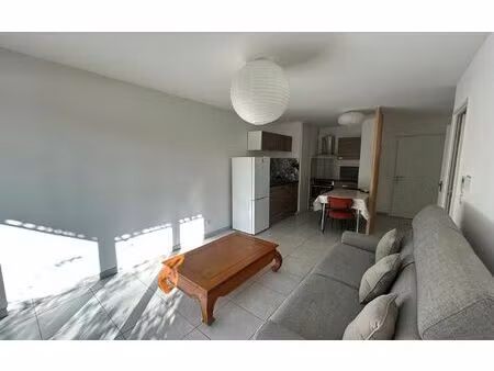 location appartement  m² t-2 à rumilly  840 €