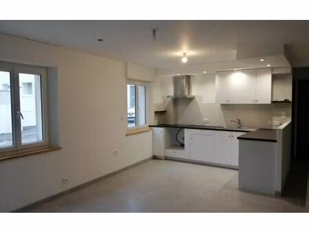 location maison  m² t-3 à tonnay-charente  831 €