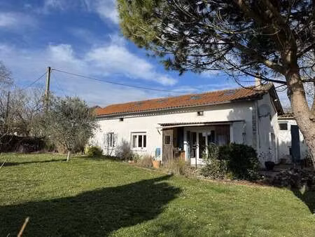 vente maison à montmoreau (16190) : à vendre / 187m² montmoreau