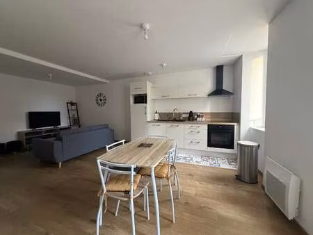 vente immeuble aux herbiers (85500) : à vendre / 104m² les herbiers