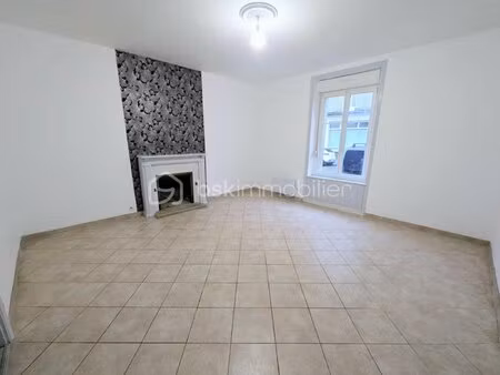 appartement de 43 88 m² à fougeres