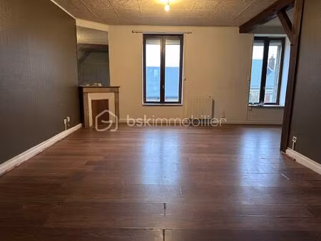 immeuble de 250 m² à glaire