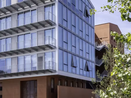 846 m² de bureaux divisibles