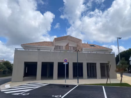 a vendre - local commercial - coeur du teich