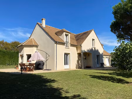 jolie maison familiale avec très beau terrain 6' montfort l'amaury 7 pièces 181m2