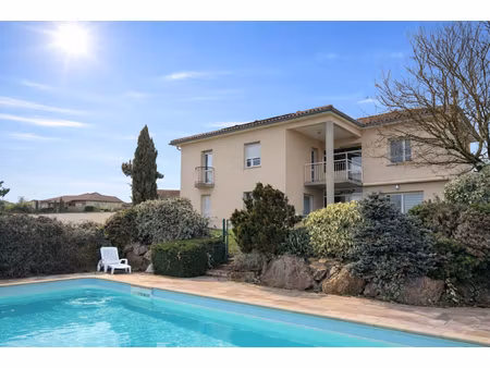 pinay - maison d'architecte de plus de 207m2 avec piscine et double garage