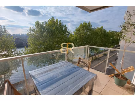 vue sur la seine / traversant / lumu$ineux / 2 places de par