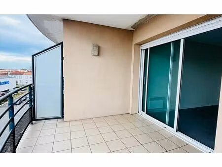 location appartement  m² t-2 à dax  660 €