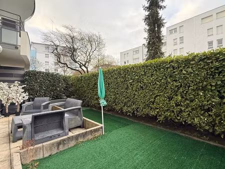 t2 avec exterieur 51m2 avec parking