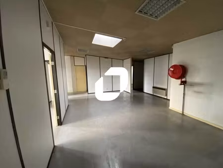 location entrepôt carbon blanc 33560