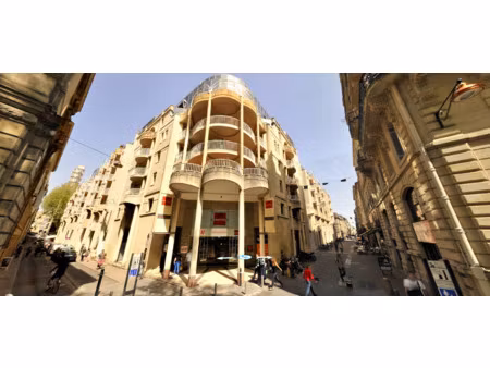 parking en sous-sol dans le centre commercial saint-christoly