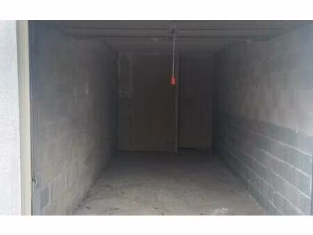 location stationnement  12 m² t- à les pavillons-sous-bois  100 €